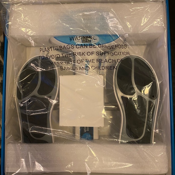 AccuRelief Ultimate Foot Circulator Muscle Stimulation EMS by Carex - Picture 3 of 6